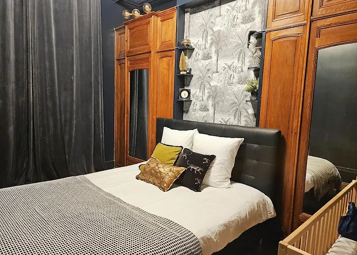 Haussamn Walk Tour Eiffle Trocadero 3minutes Apartment Paris