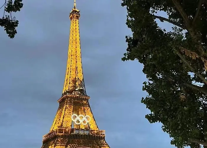 Haussamn Walk Tour Eiffle Trocadero 3minutes Apartment